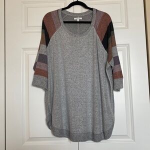 Maurices Grey & Multi color sleeve shirt- Size 2x (20W/22W)